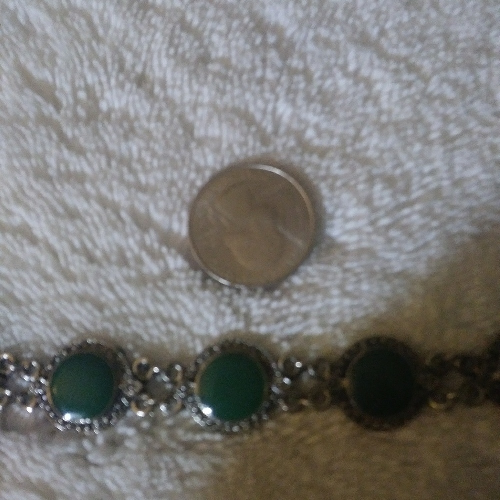 🚫SOLD🚫Vintage Silver Plated Bracelet w/Green💚 - Picture 3 of 5